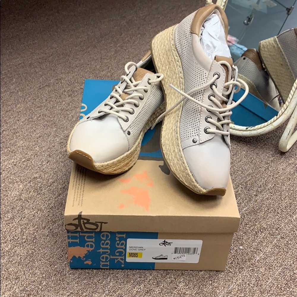 OTBT Wedge Sneakers! New 8